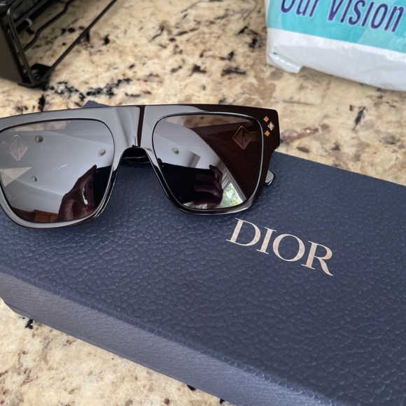 Dior Sunglasses - Picture 7 of 8